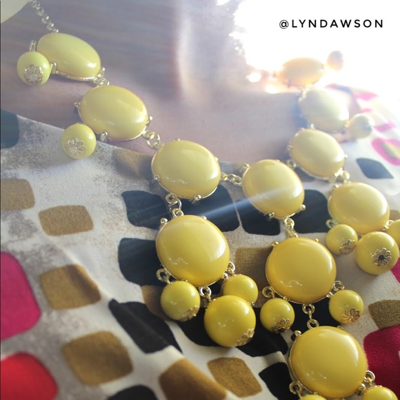 Bubble statement necklace - Picture 3 of 4